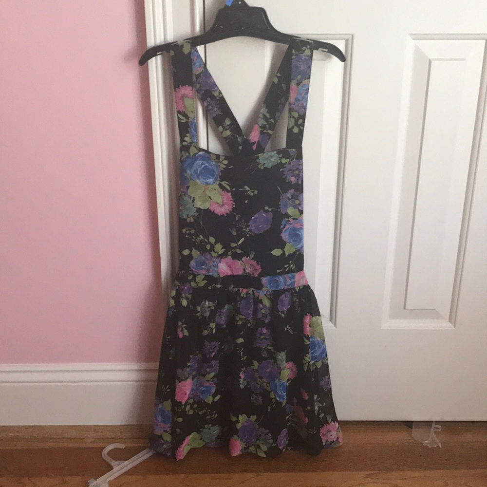 Fancy floral overall shaped Styled dress